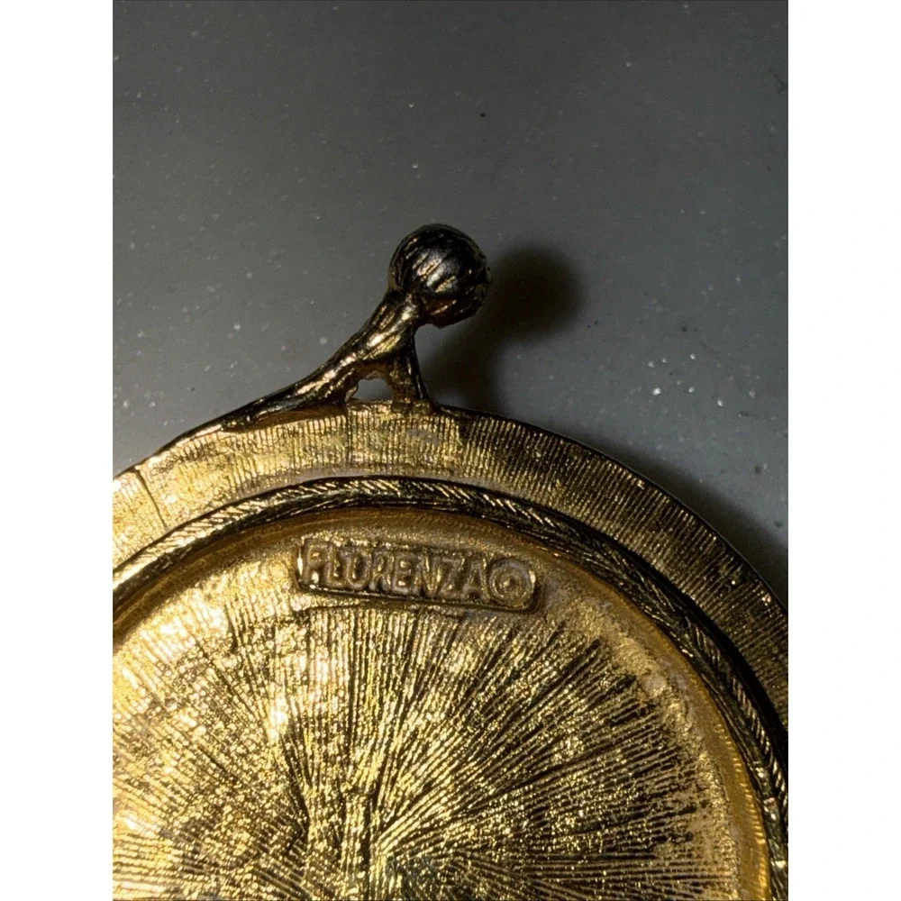 Vintage Florenza Gold Tone Locket Pill Box With Lady Picture